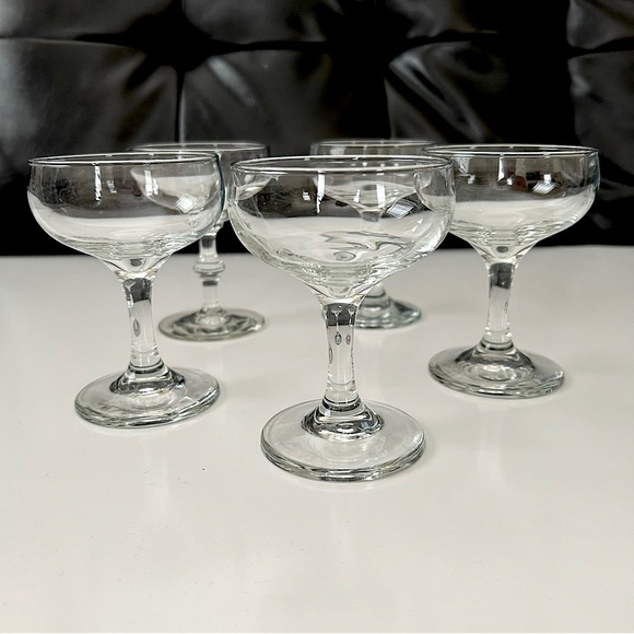 Set of 5 Vintage Champagne /Sherbet Glasses 1990’s Holidays New Year Weddings - Picture 2 of 6